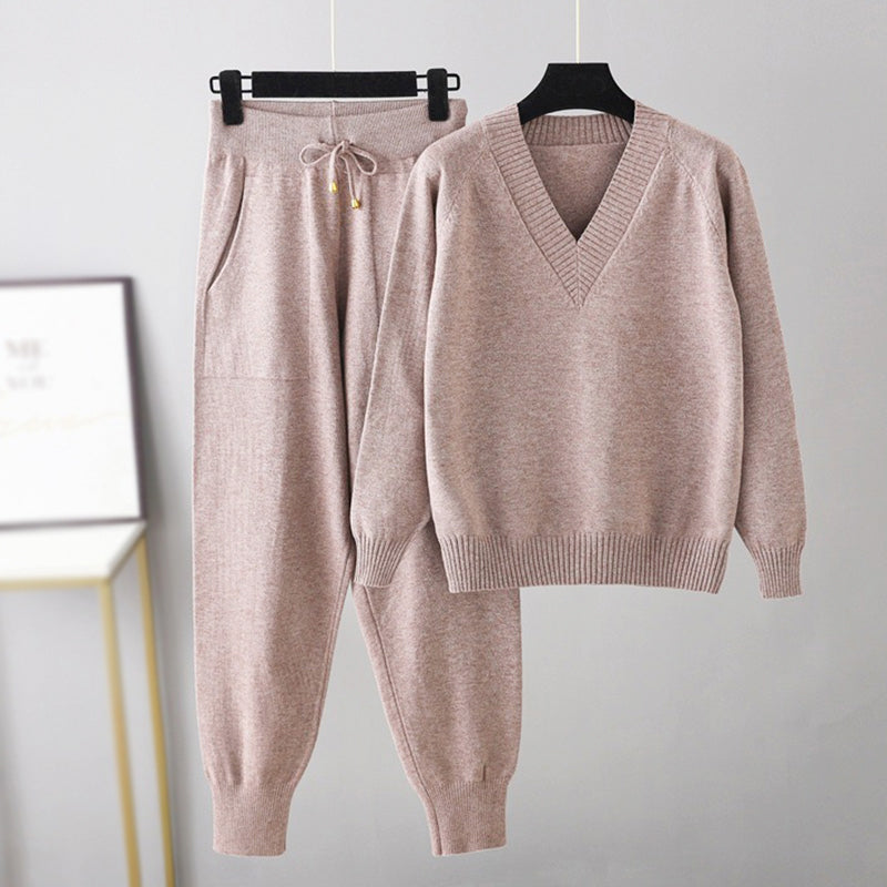 Grace - Women's V-Neck Sweater and Joggers Set