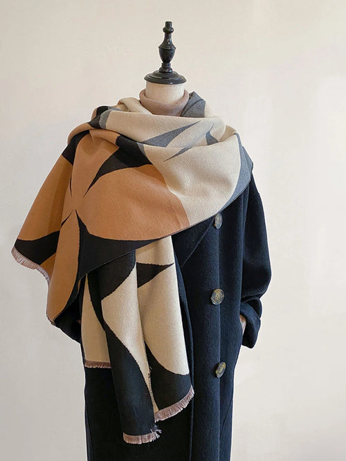 Cecilia - Women's Cashmere Oversized Scarf with Curved Geometric Pattern