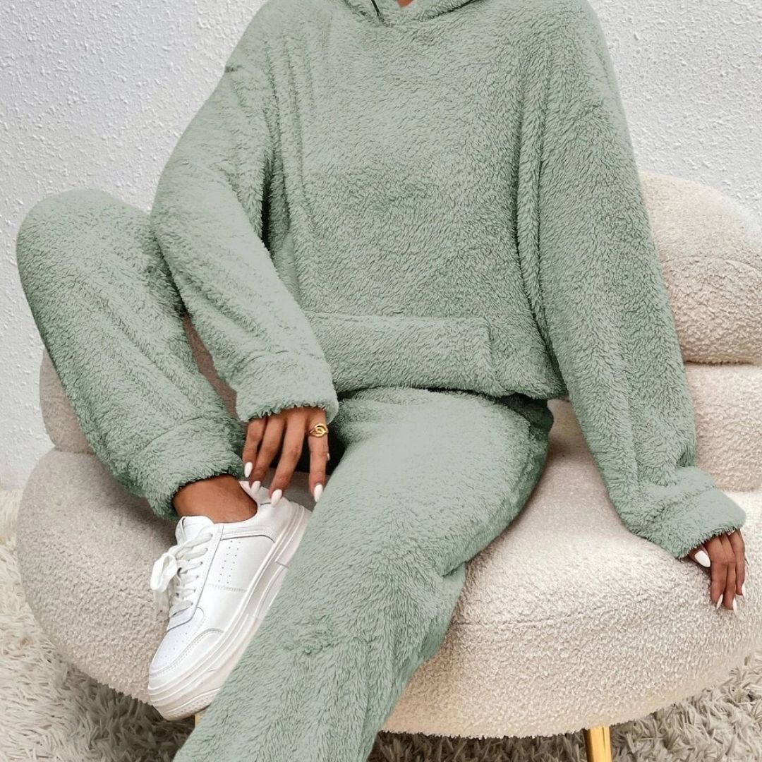Marlowe - Women's Textured Hoodie and Tapered Lounge Pants Set