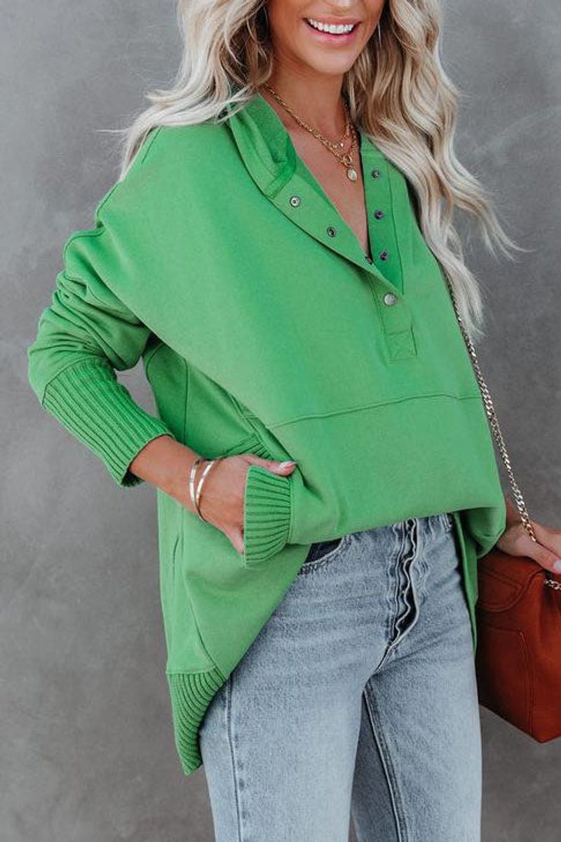 Tallulah - Women's Oversized Hooded V-Neck Sweatshirt with Snap Placket